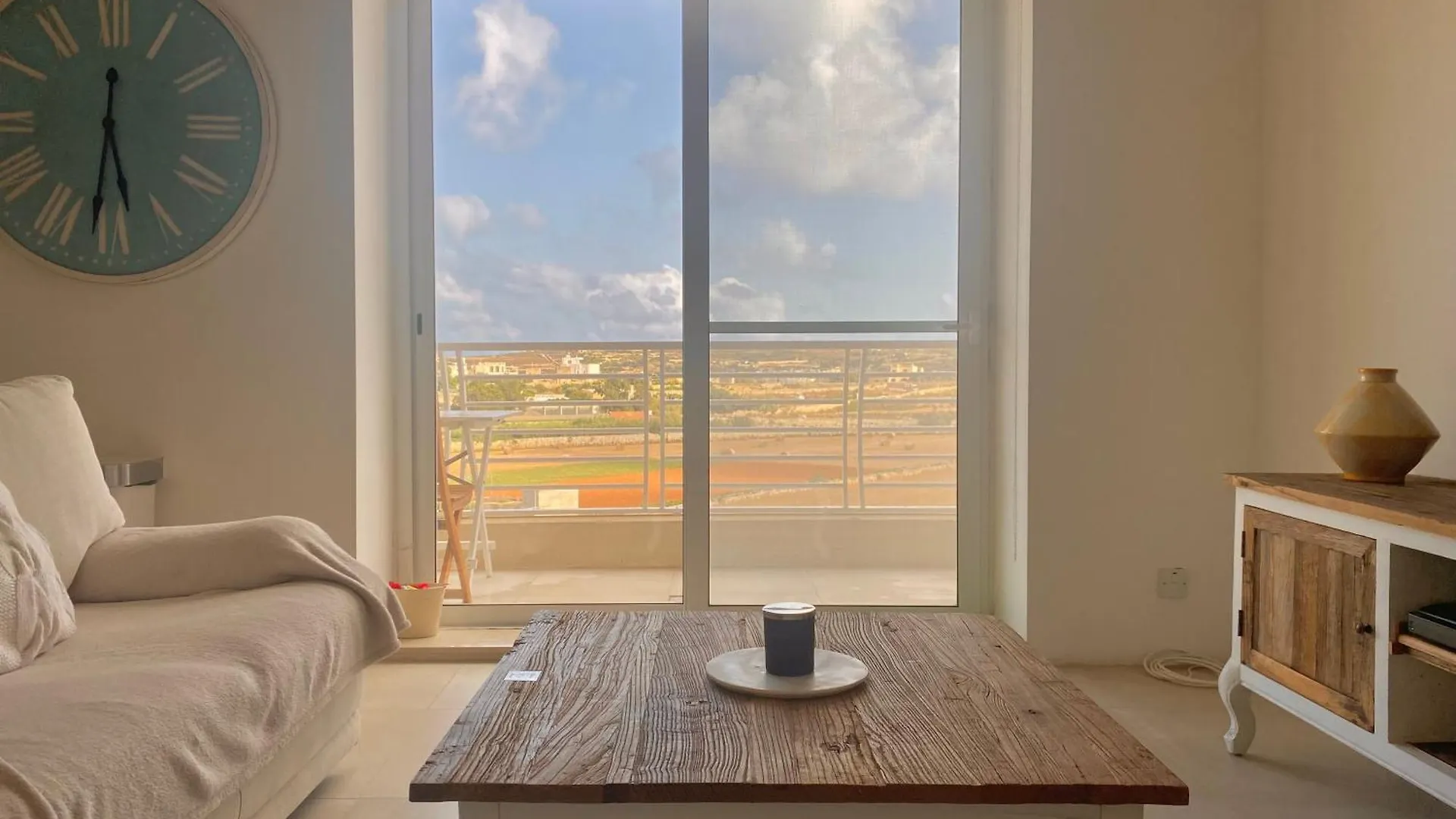 Spacious Apartment In Marsaskala, Malta